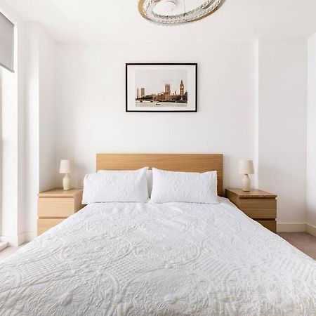 Stylish & Comfortable Top-Floor Flat In Harrow London Ngoại thất bức ảnh
